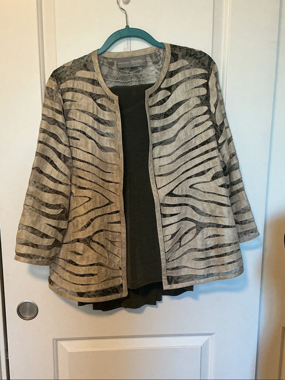 Chico’s 3 piece Traveler set Zebra-Pattern Cardigan tank top/pants